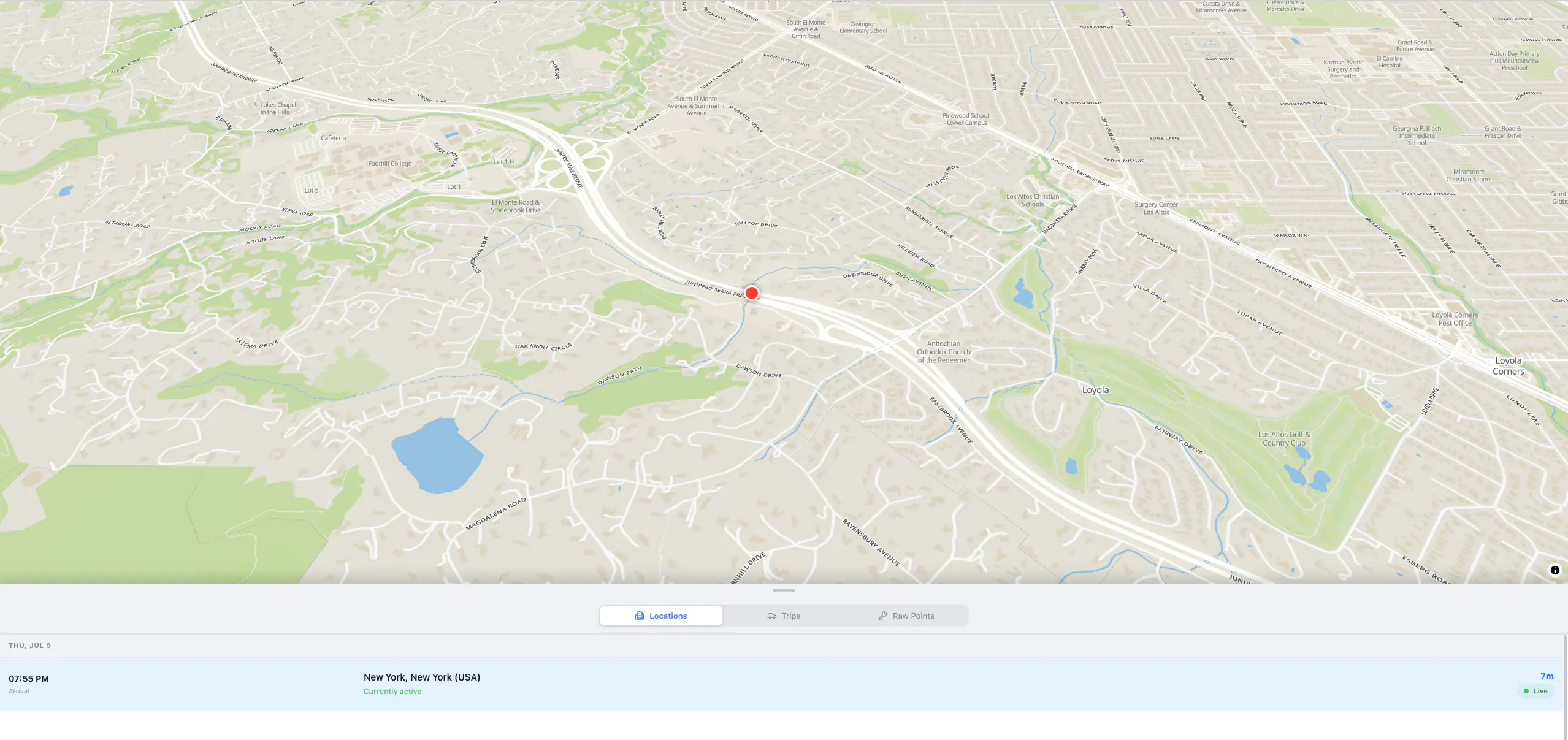 Visited locations map interface showing a pinned destination with arrival time, city name, duration of stay, and real-time status indicator